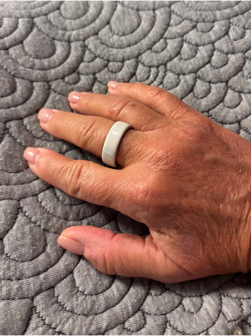 Oura Smart Ring in Cloud Ceramic- size 10
